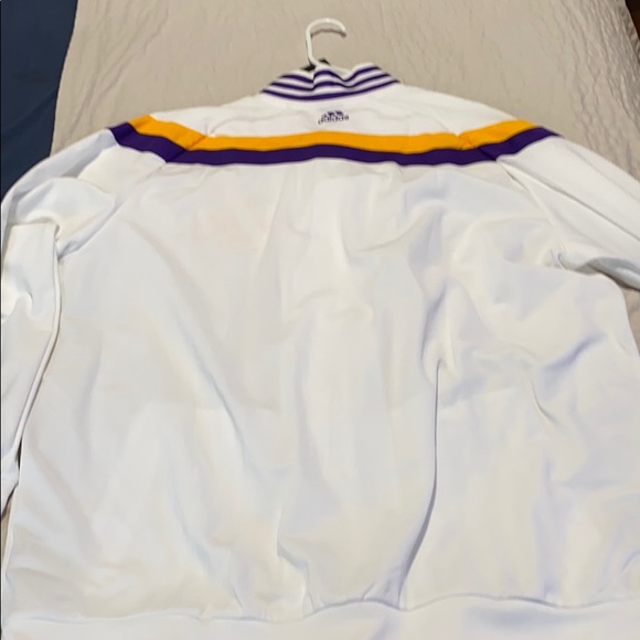 Two LA lakers warm up jackets - Picture 2 of 3
